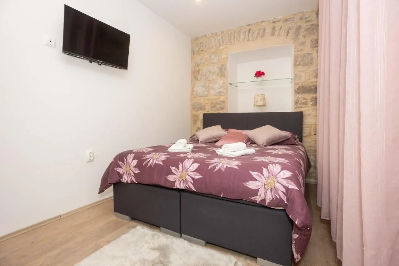 Apt At Premium Location In Split 1 Min To Sea 아파트
